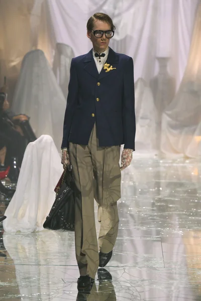 Look 48
